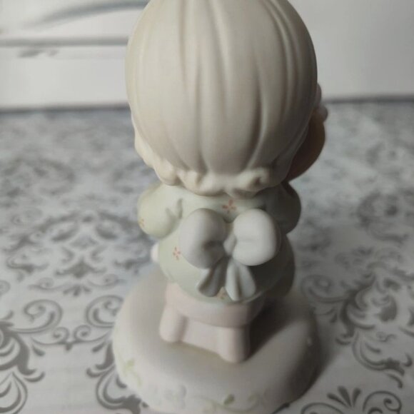 Precious Moment 1994 Growing in Grace Age 4 Years Old Girl Figurine - Picture 2 of 3